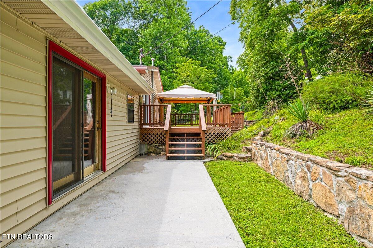 327 McDeerman Rd