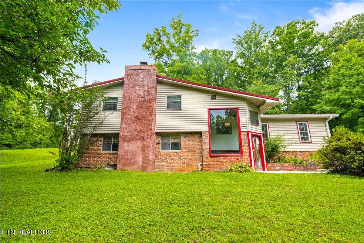 327 McDeerman Rd