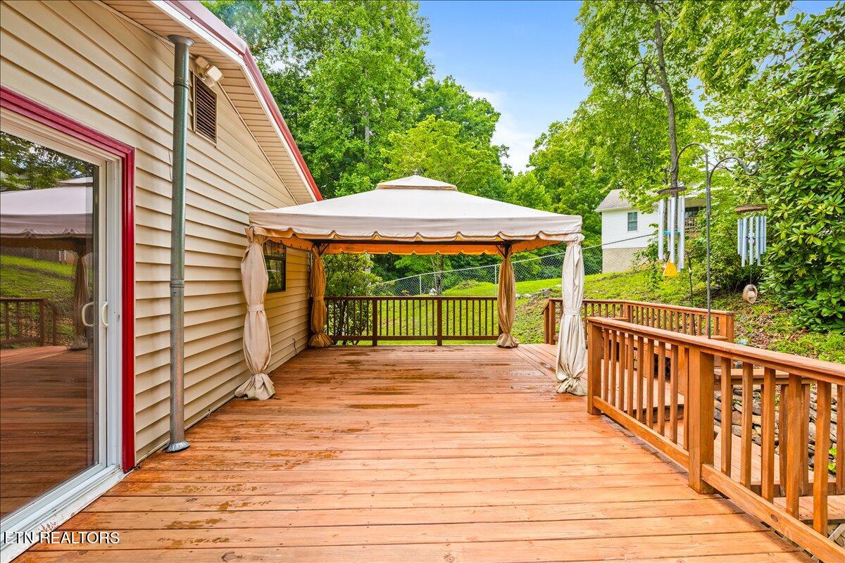 327 McDeerman Rd