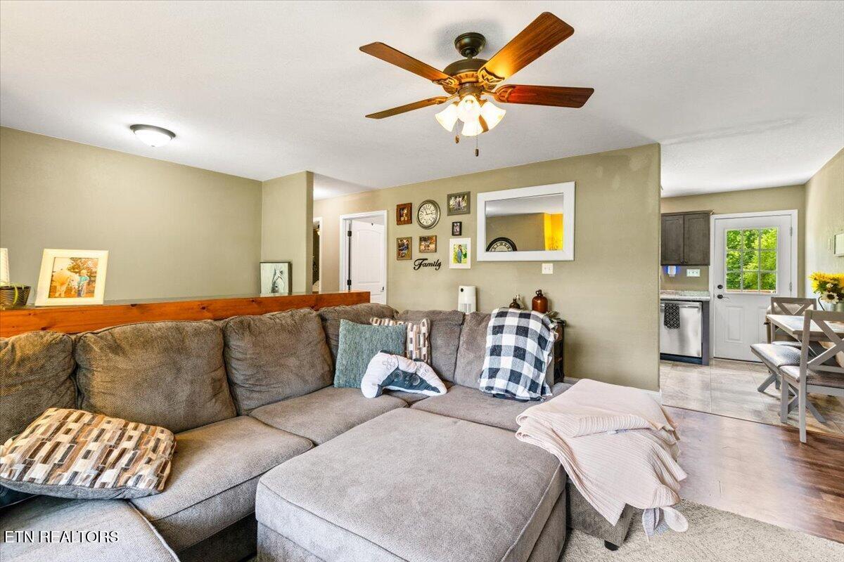 1585 Jeffers Rd