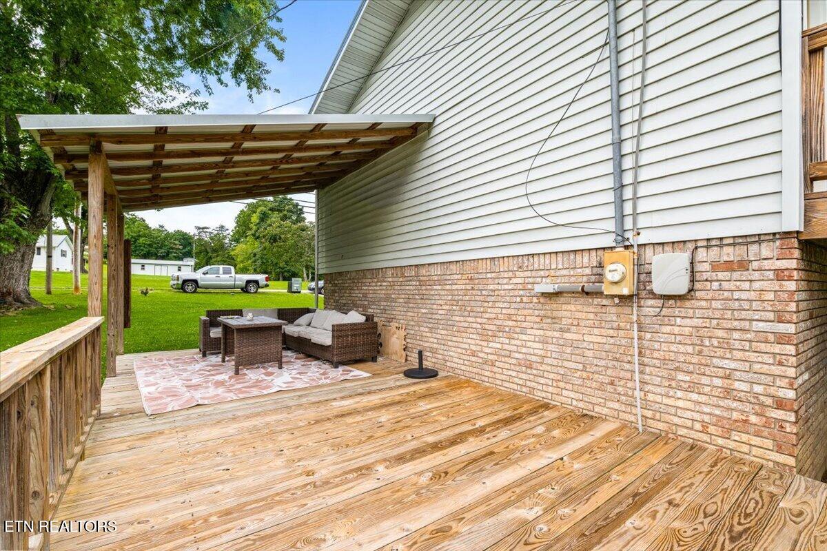 1585 Jeffers Rd