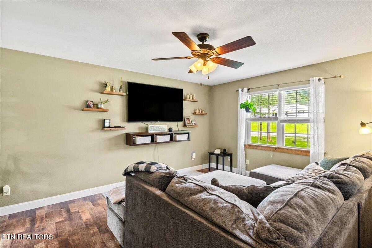 1585 Jeffers Rd