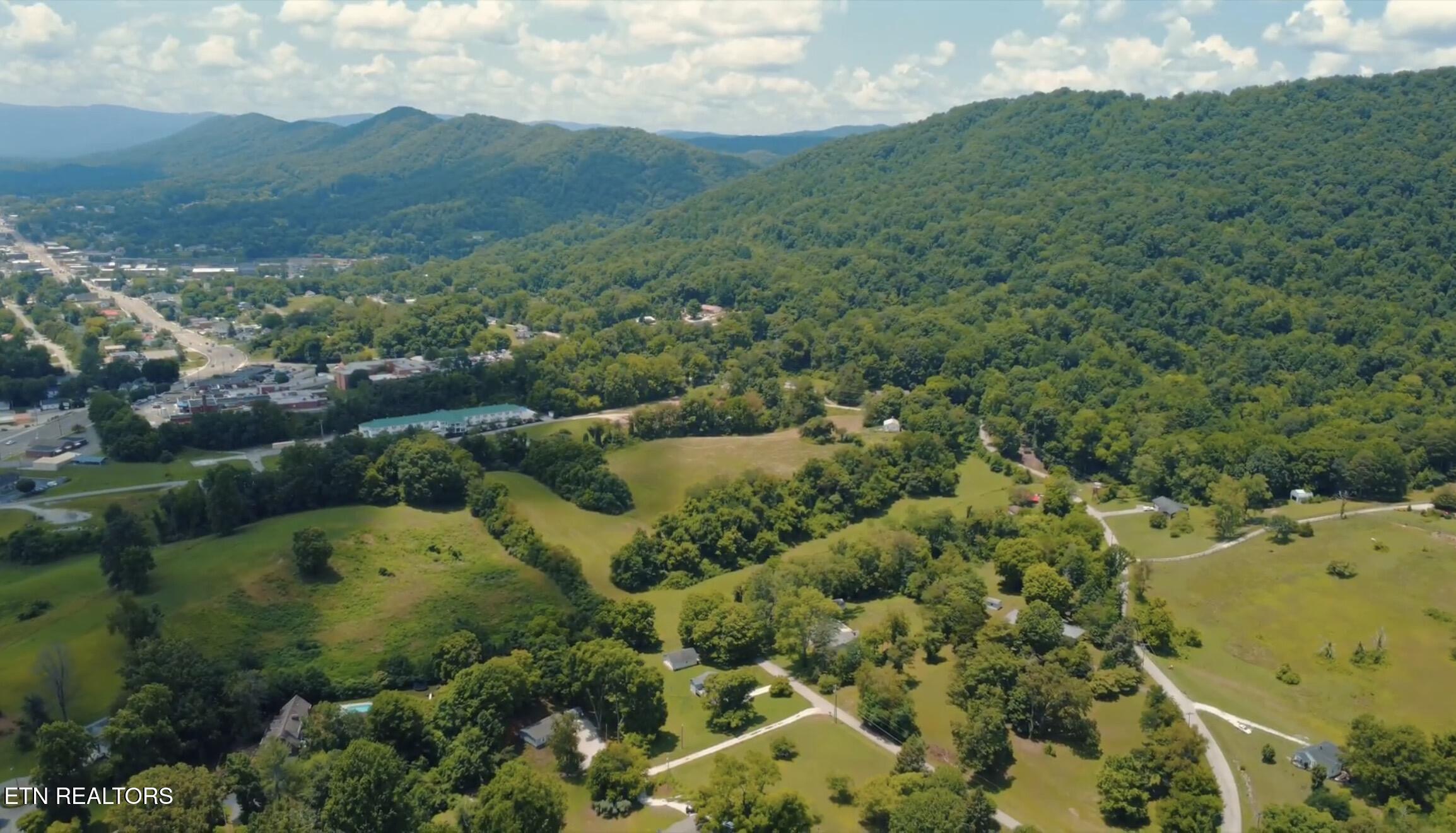 1206 Back Valley Rd, LaFollette