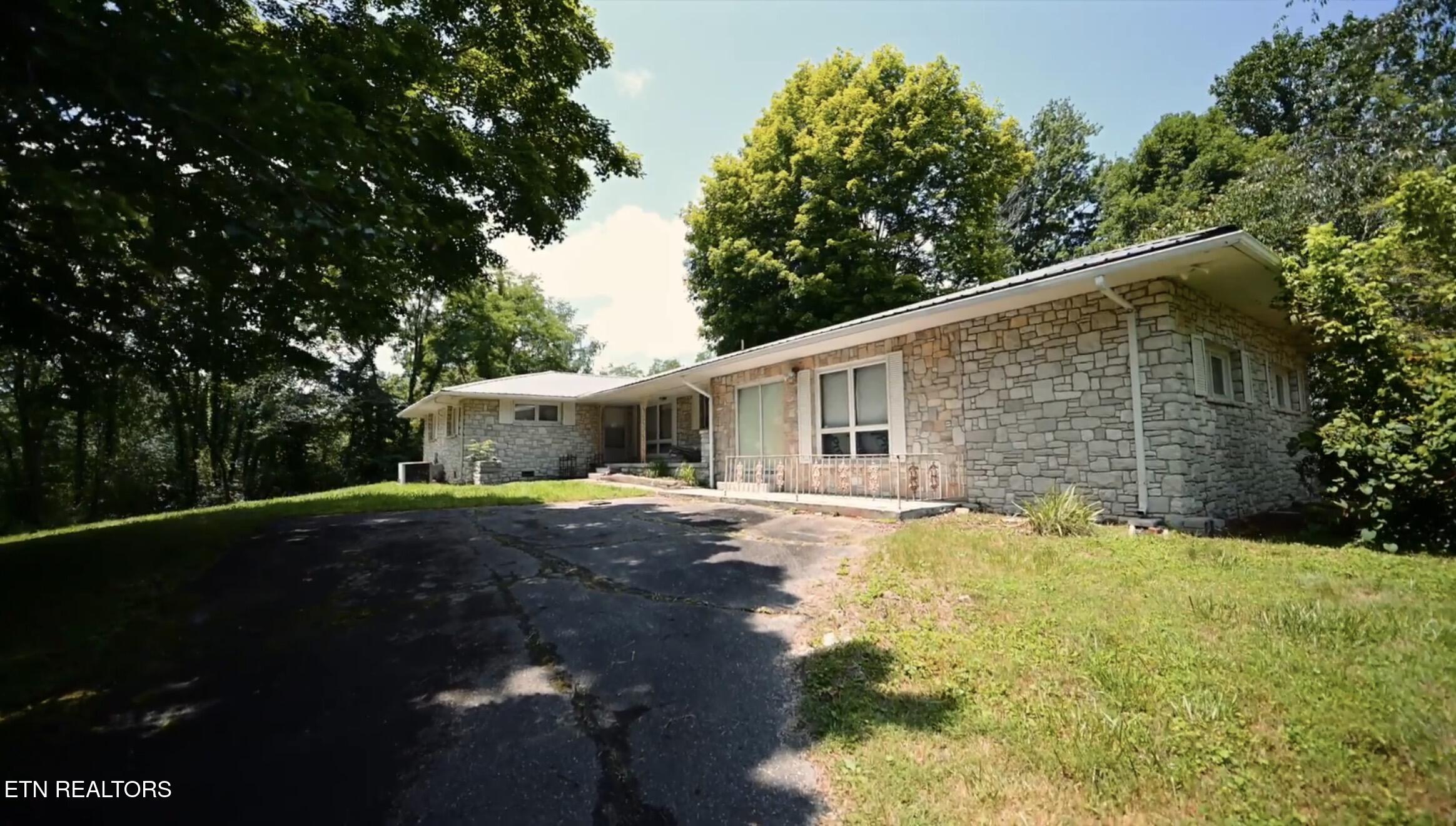 1206 Back Valley Rd, LaFollette