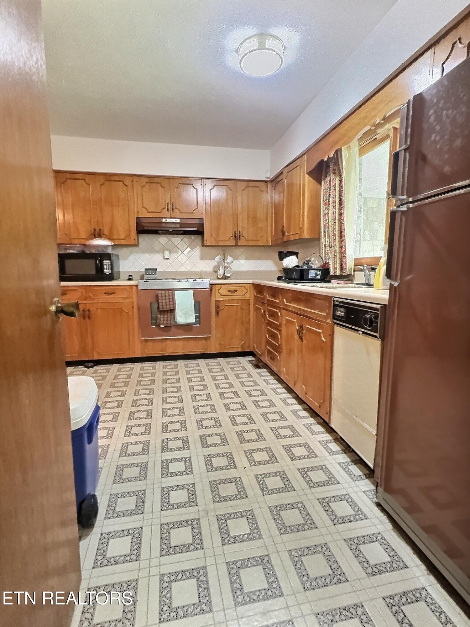 1206 Back Valley Rd, LaFollette