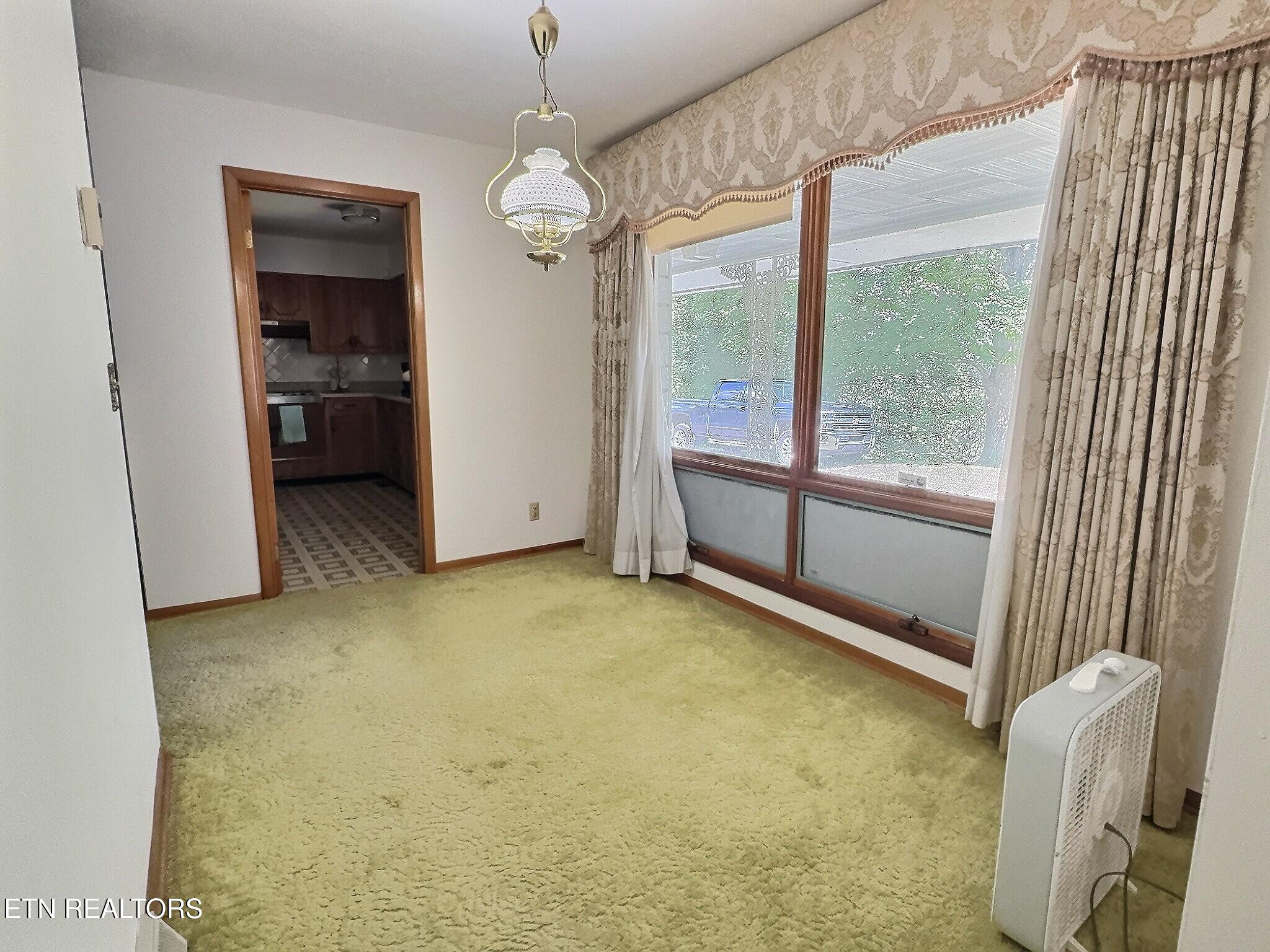 1206 Back Valley Rd, LaFollette