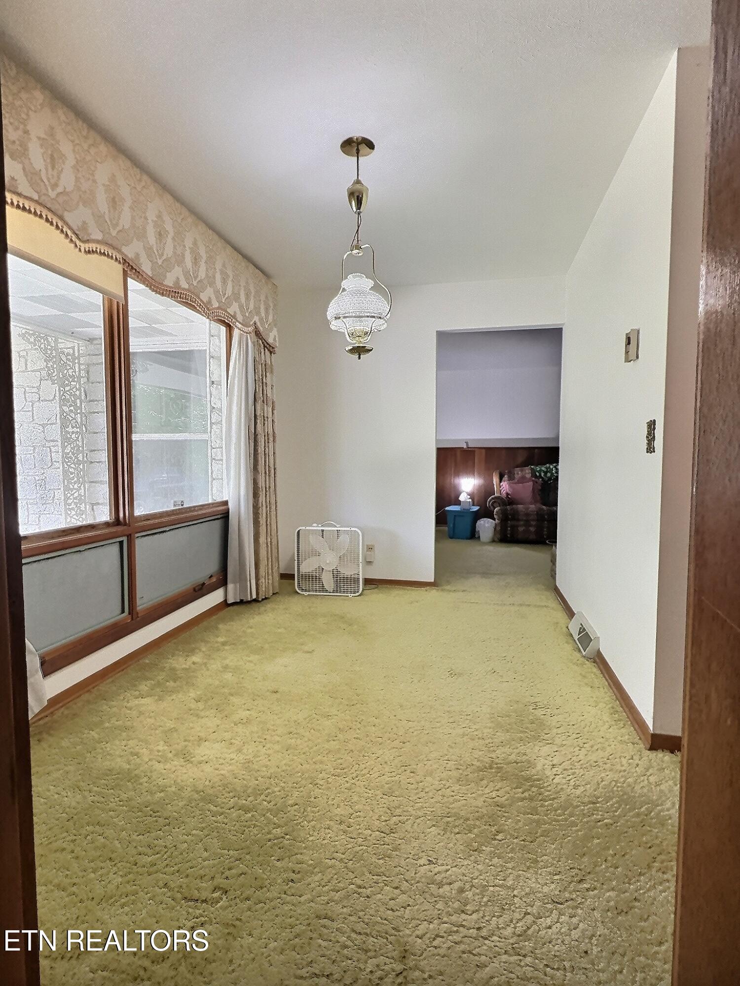 1206 Back Valley Rd, LaFollette