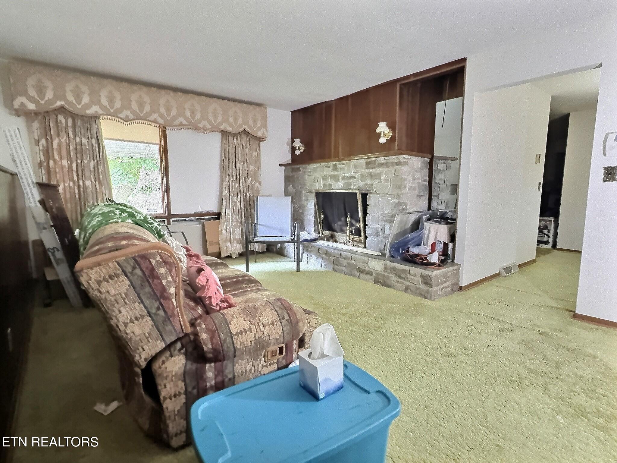 1206 Back Valley Rd, LaFollette