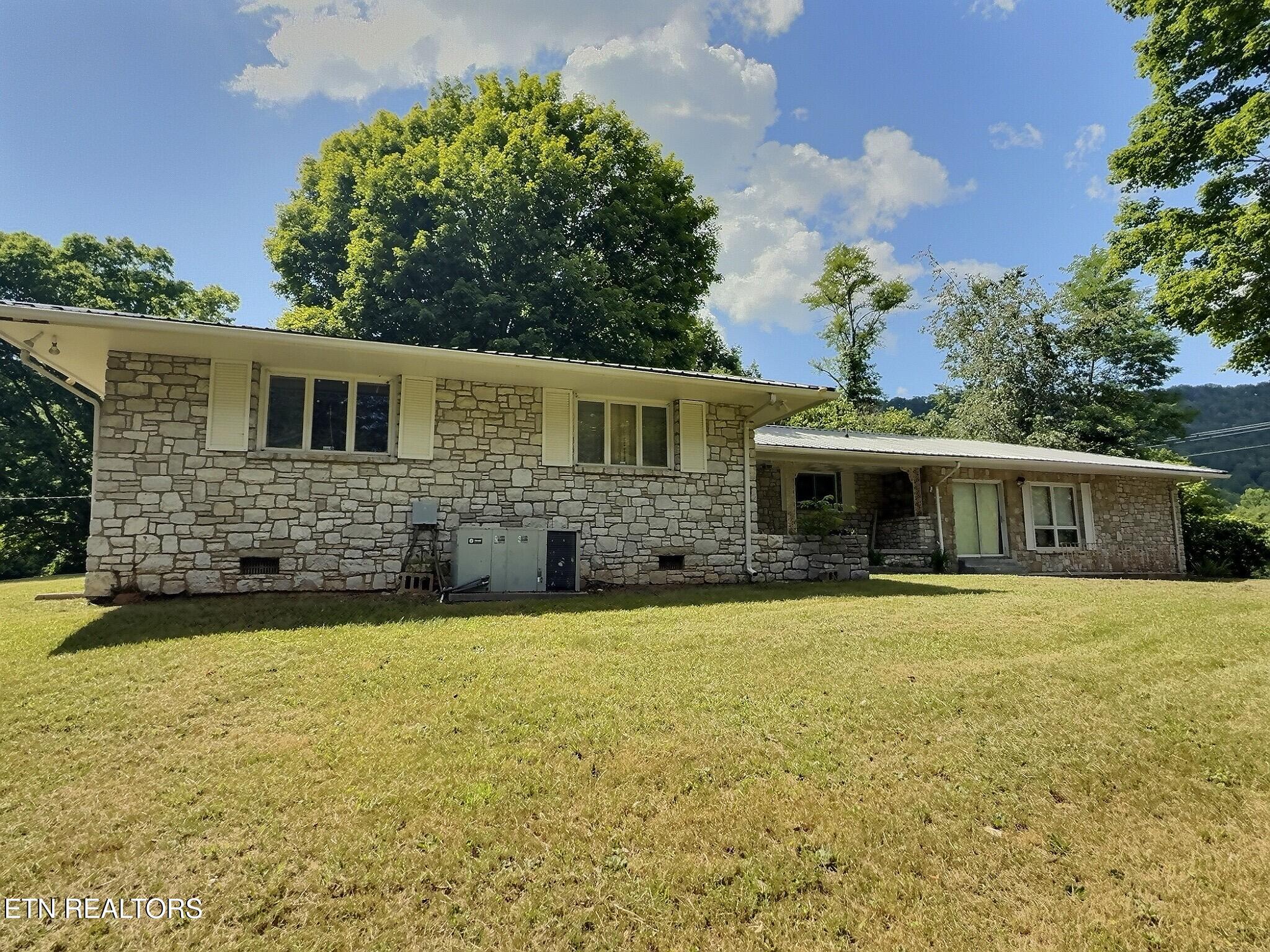 1206 Back Valley Rd, LaFollette