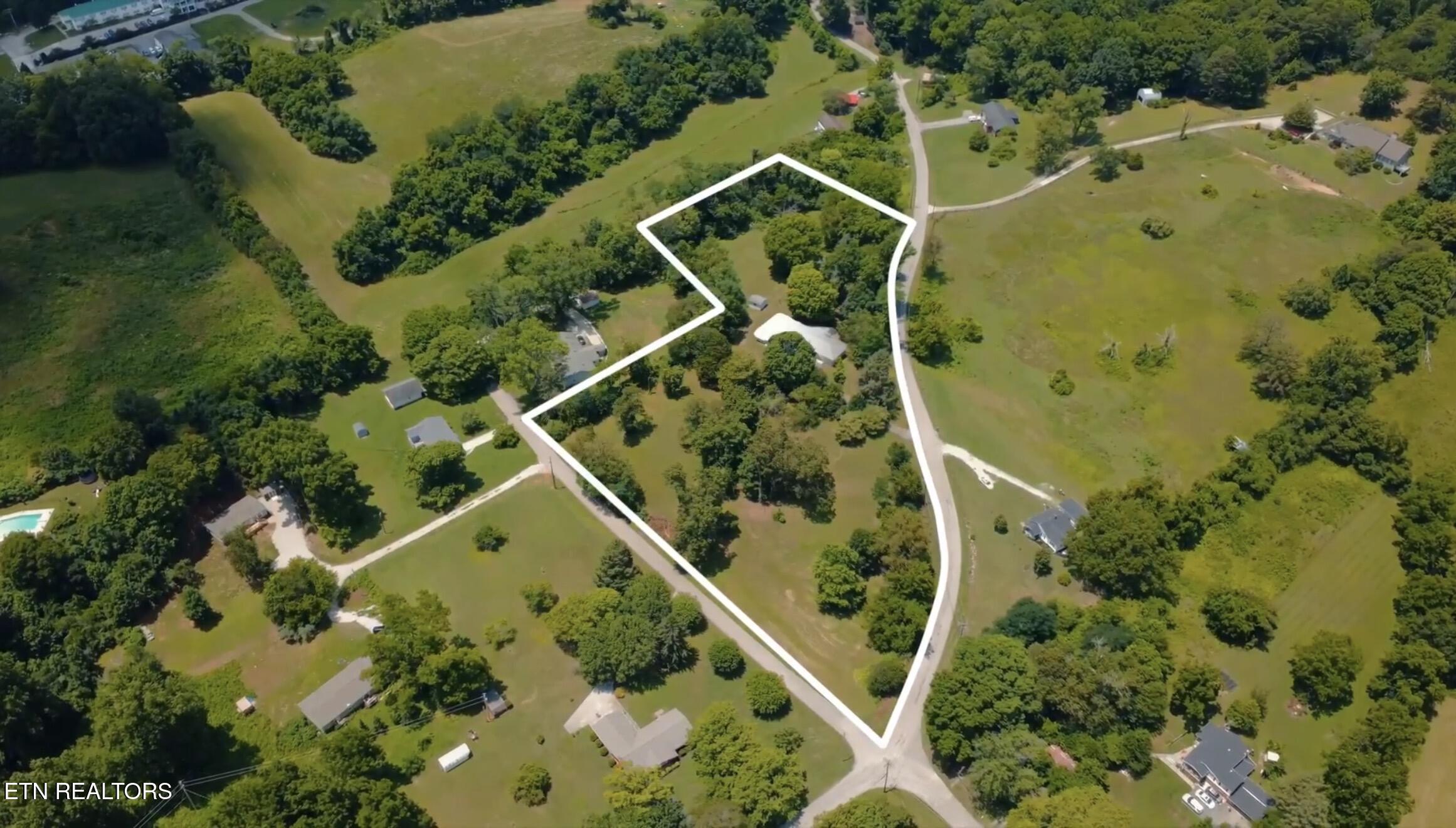 1206 Back Valley Rd, LaFollette