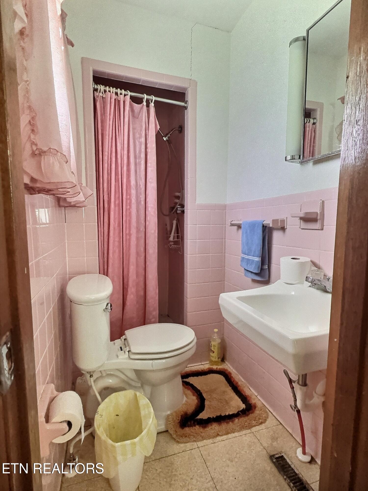 1206 Back Valley Rd, LaFollette