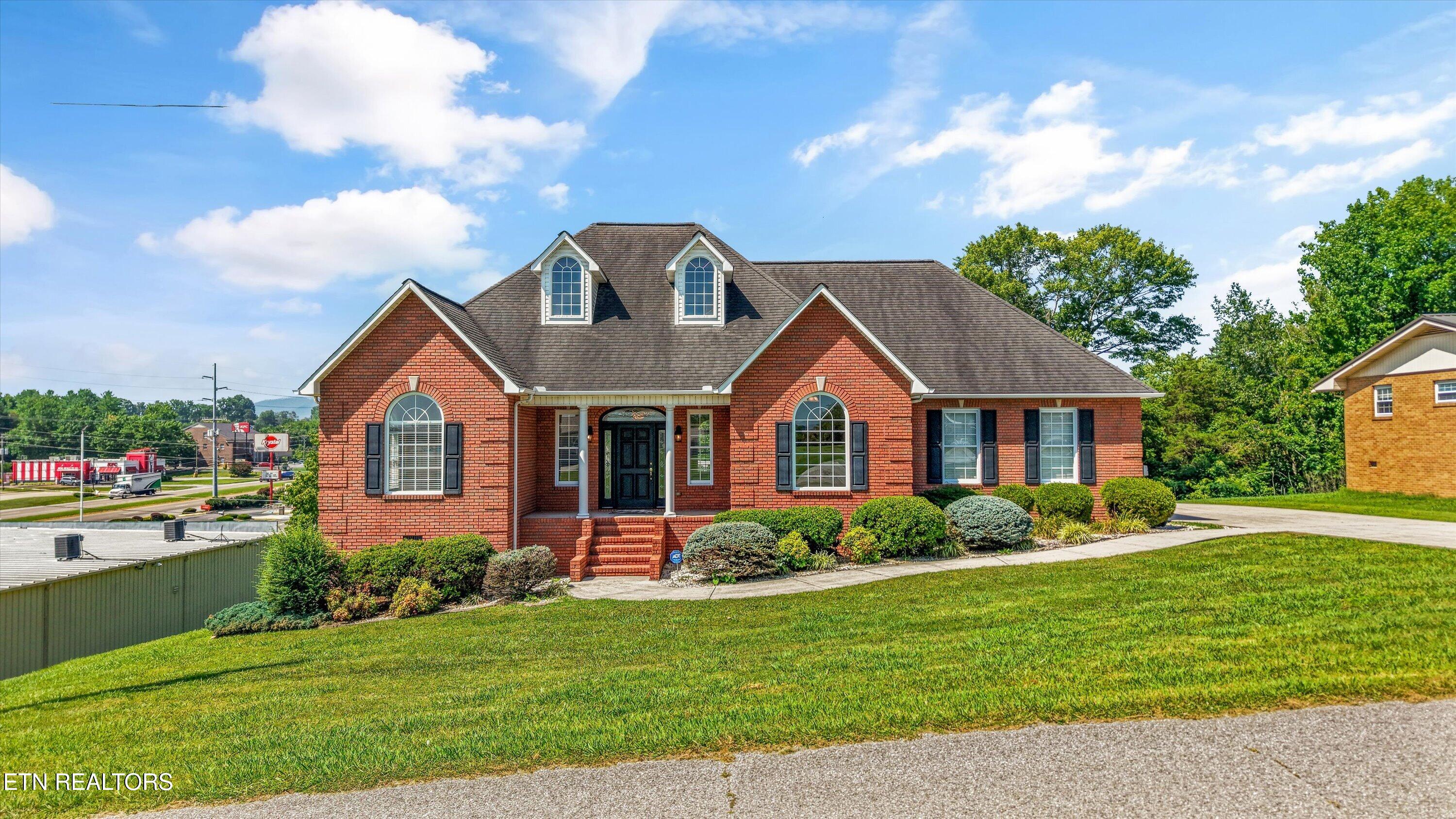 111 Colonial Hts, LaFollette