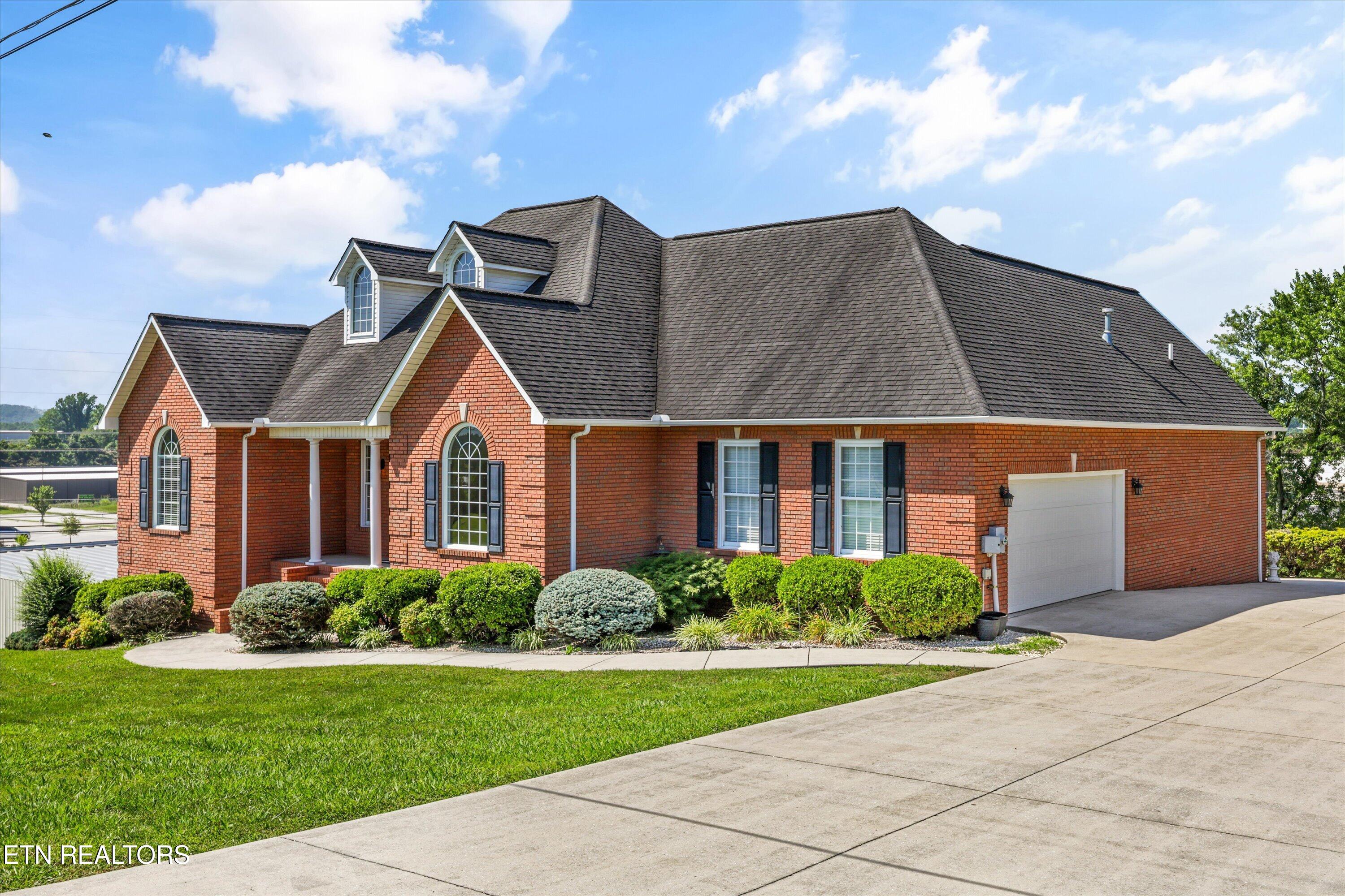 111 Colonial Hts, LaFollette