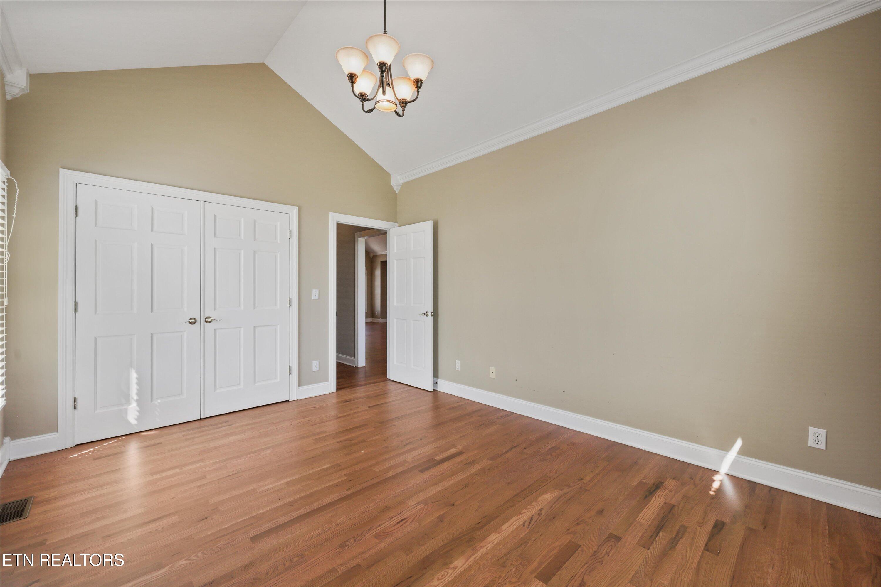 111 Colonial Hts, LaFollette