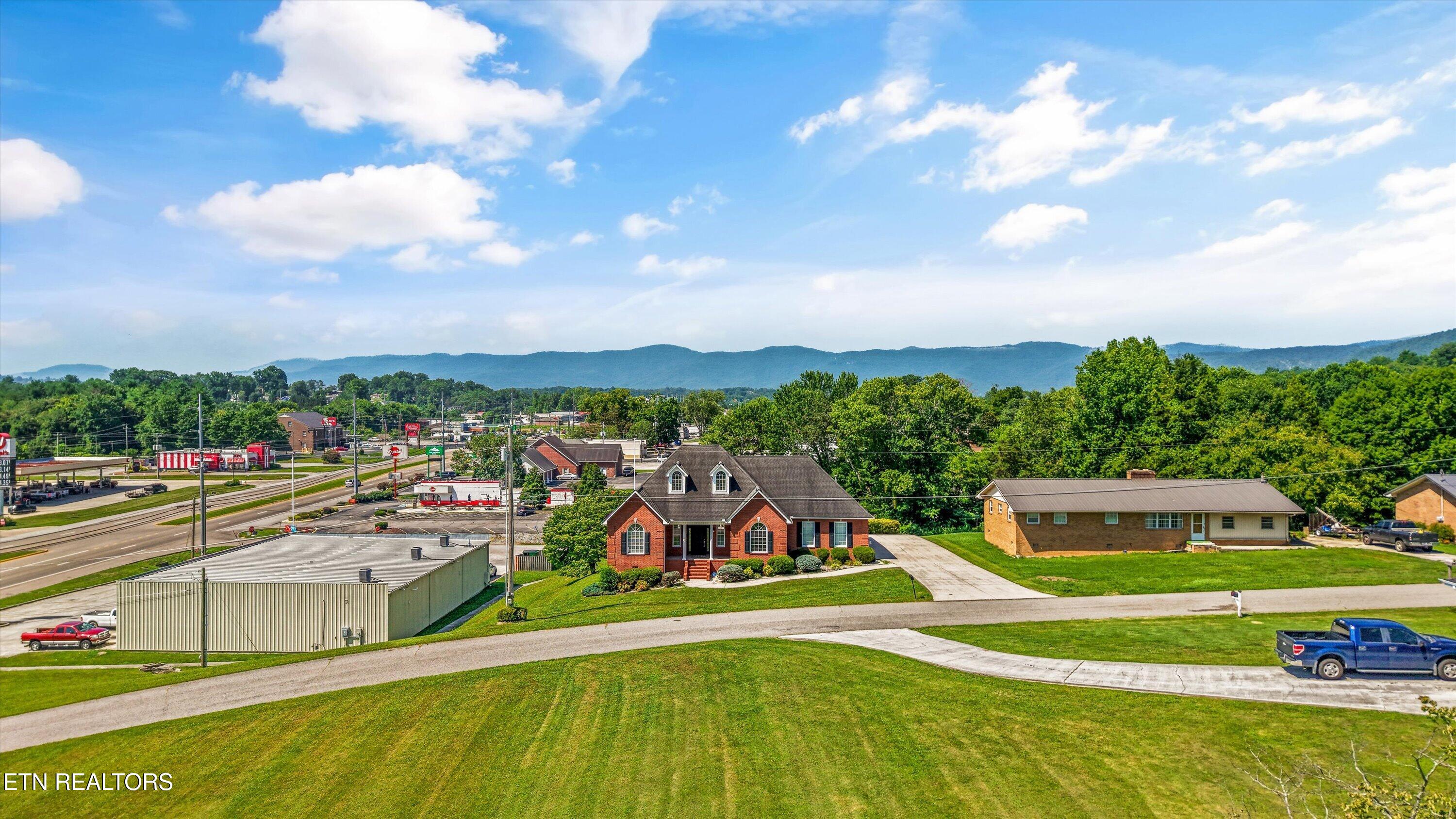 111 Colonial Hts, LaFollette
