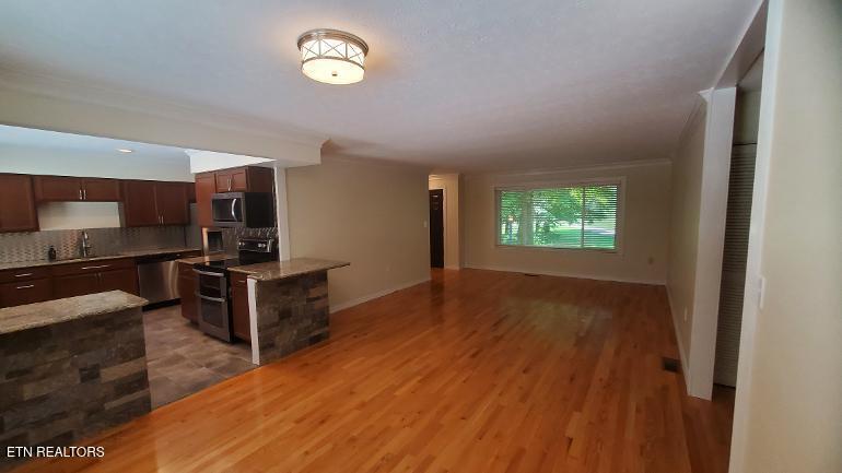 1097 Cooper Lake Rd