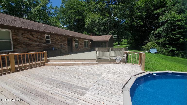 1097 Cooper Lake Rd