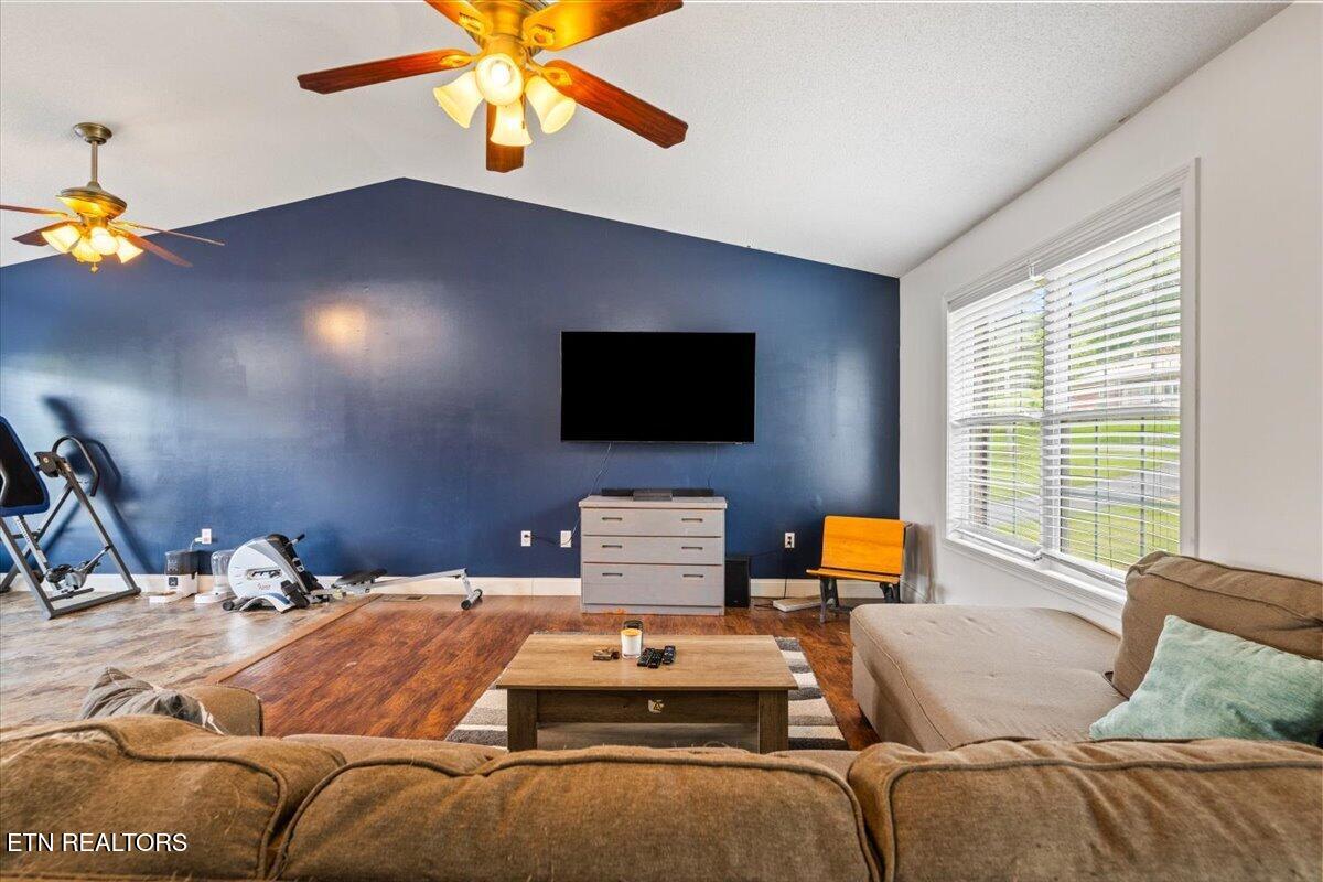 315 Dogwood Rd