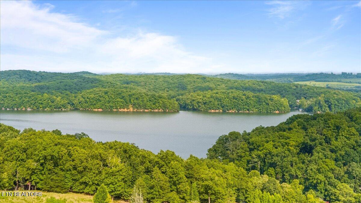 126 Emerald Pointe