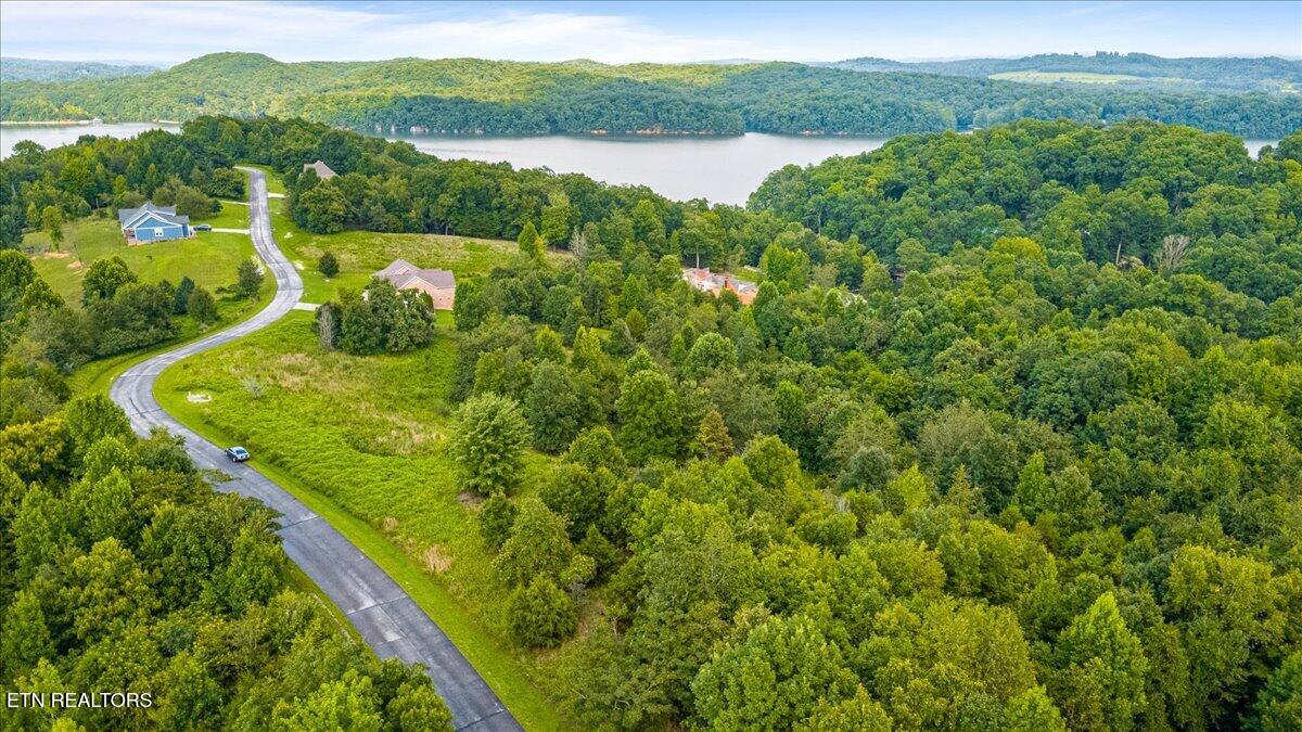 126 Emerald Pointe