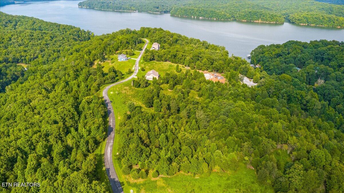126 Emerald Pointe