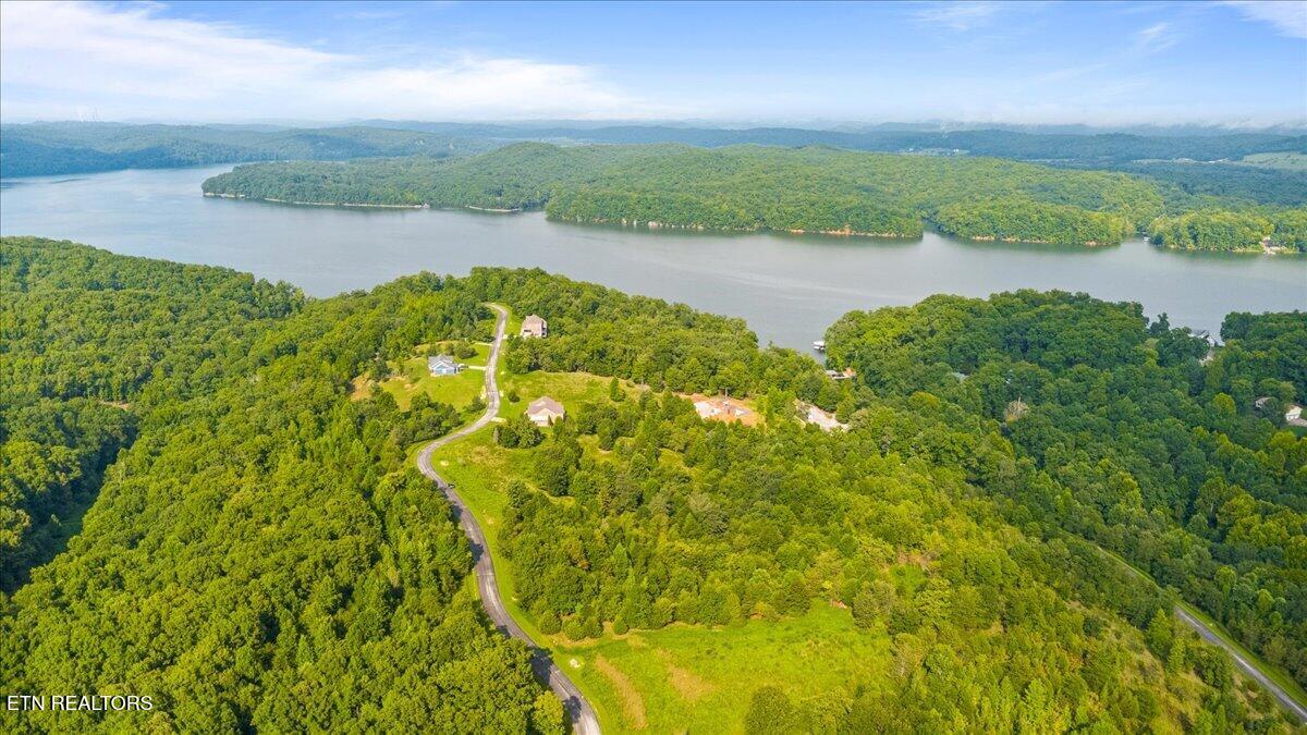 126 Emerald Pointe