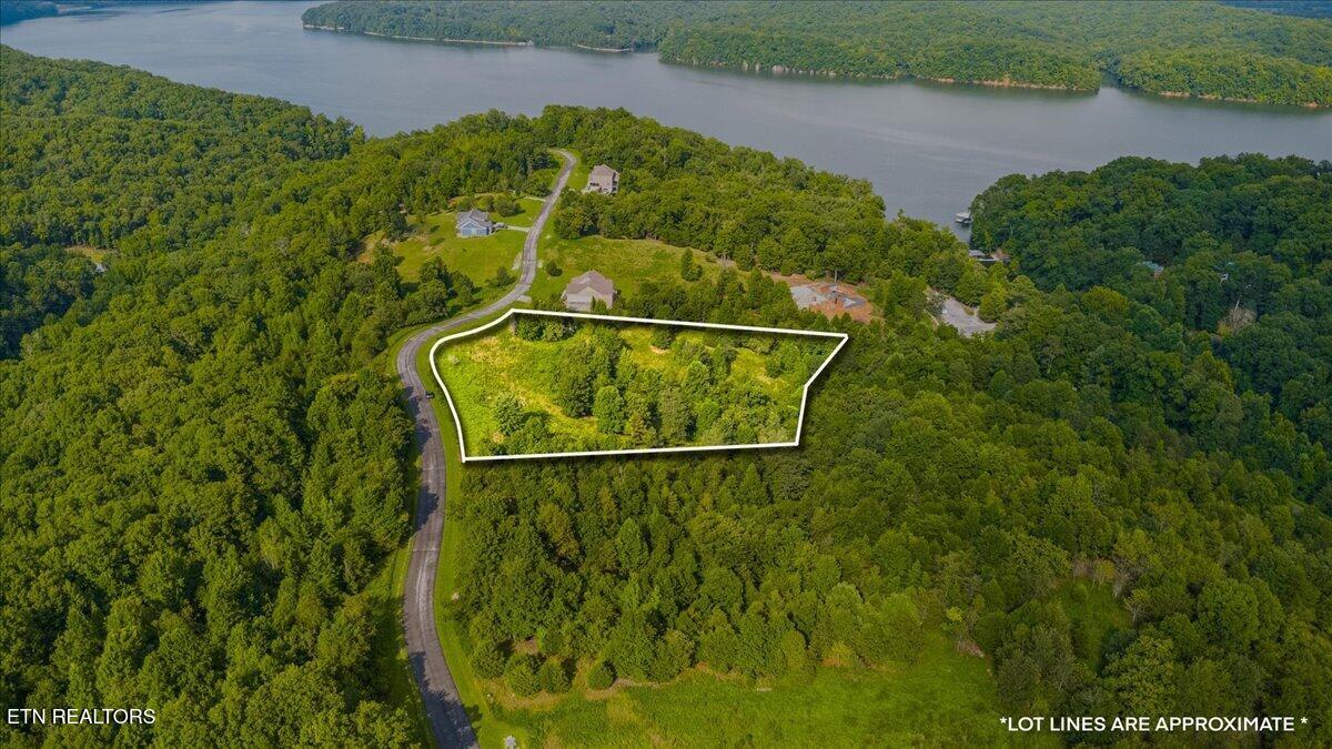 126 Emerald Pointe