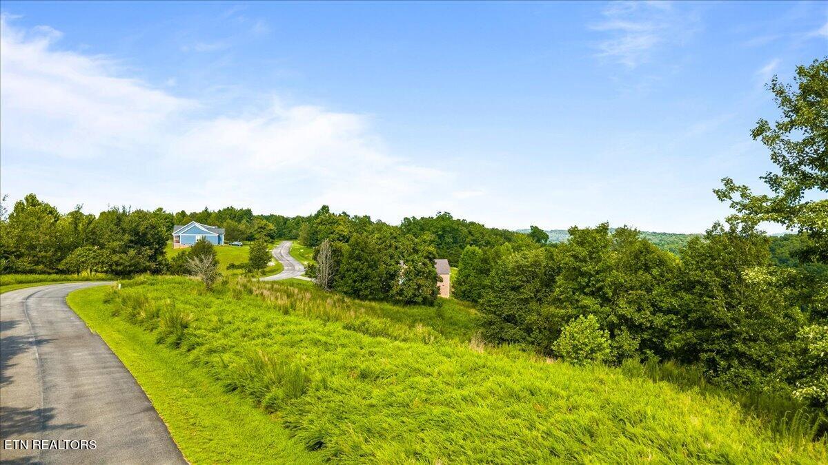126 Emerald Pointe