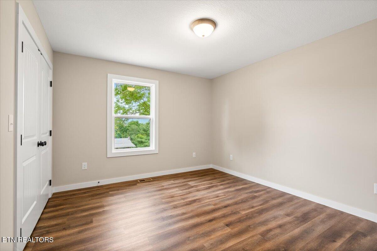 309 Valley View Rd, LaFollette