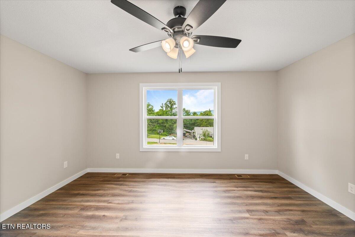 309 Valley View Rd, LaFollette