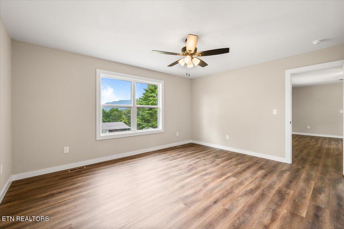 309 Valley View Rd, LaFollette