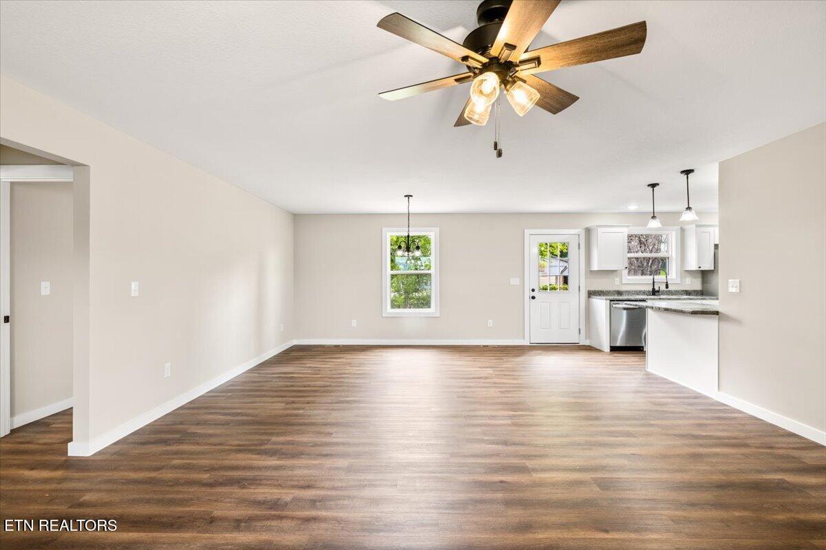 309 Valley View Rd, LaFollette