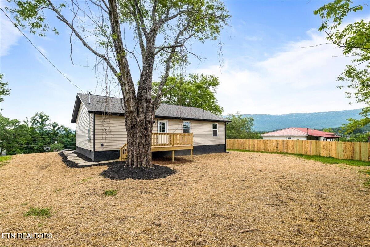 309 Valley View Rd, LaFollette