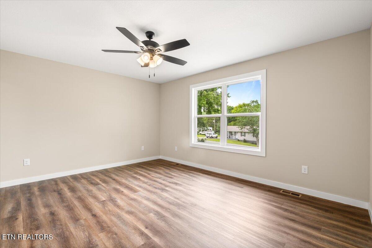 309 Valley View Rd, LaFollette