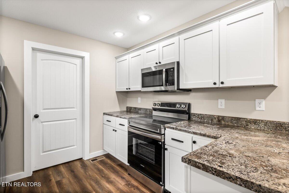 309 Valley View Rd, LaFollette