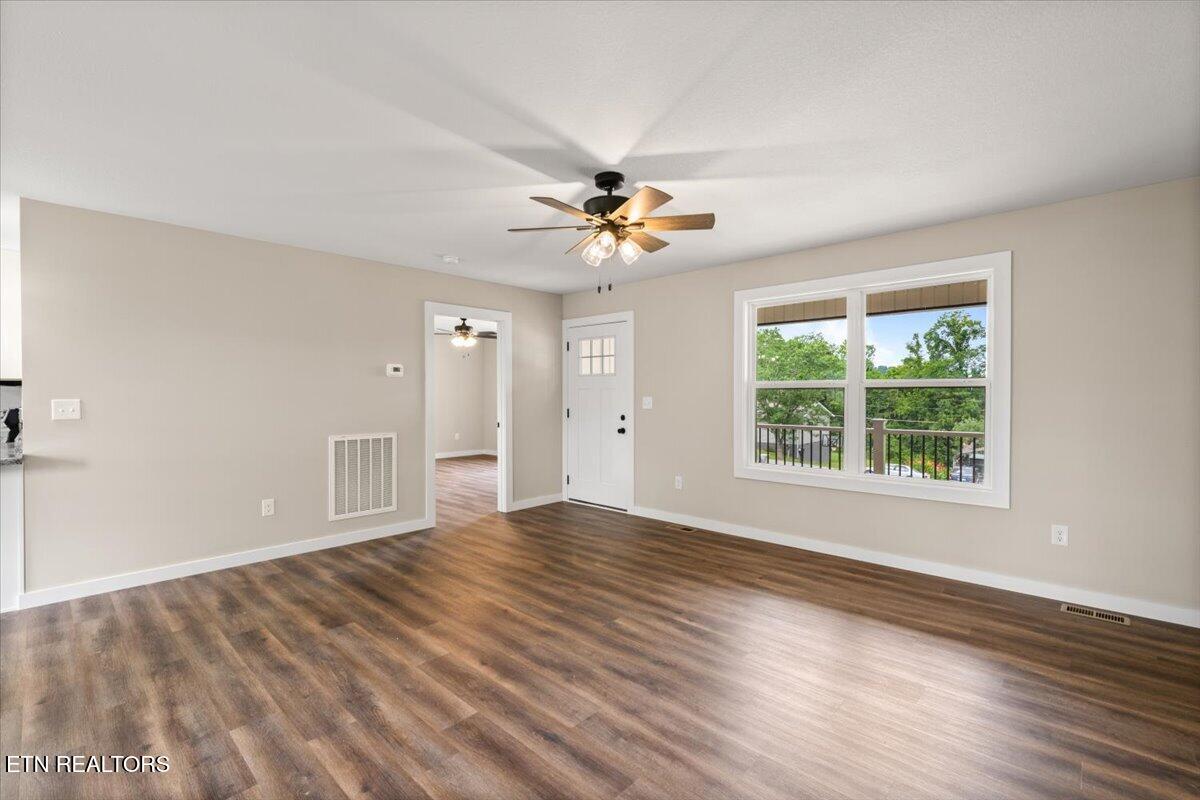 309 Valley View Rd, LaFollette