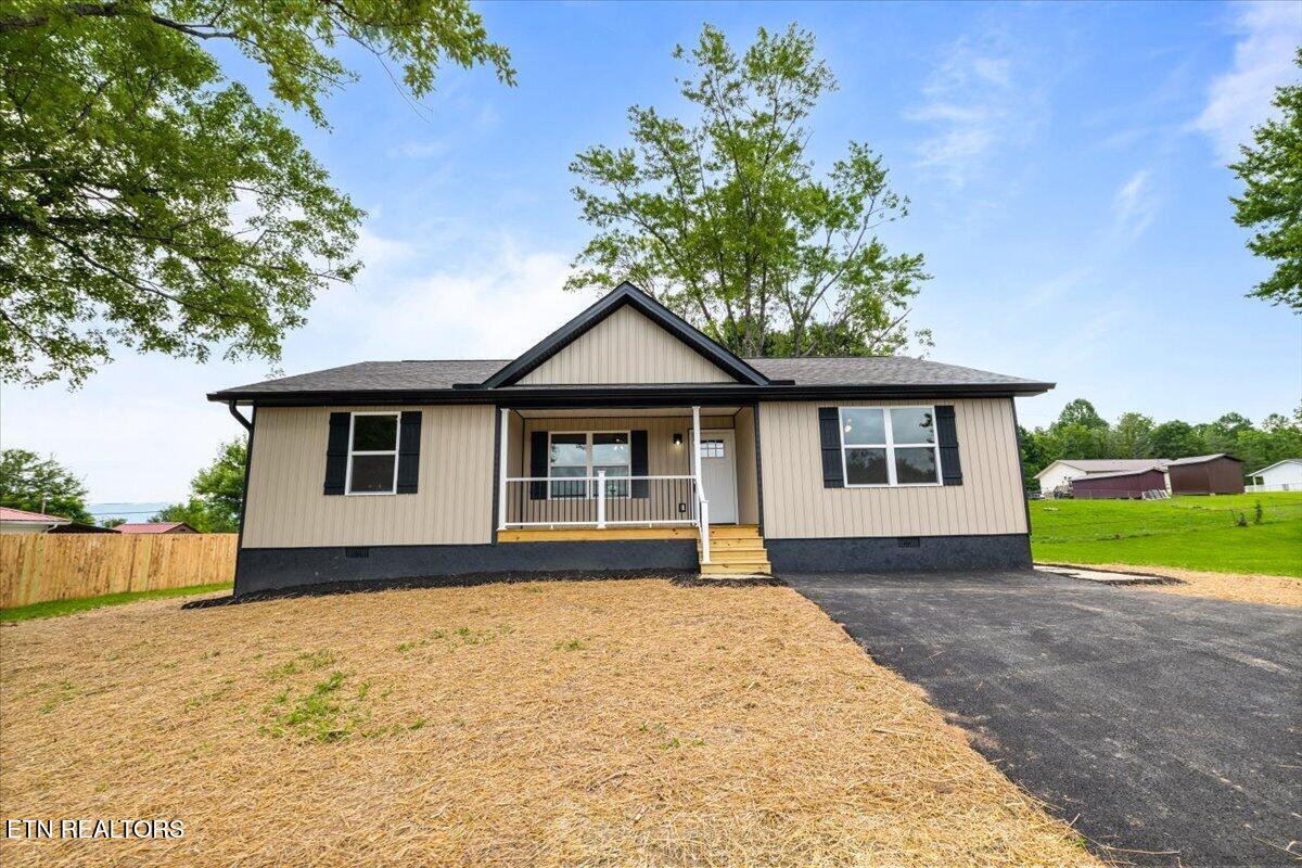 309 Valley View Rd, LaFollette