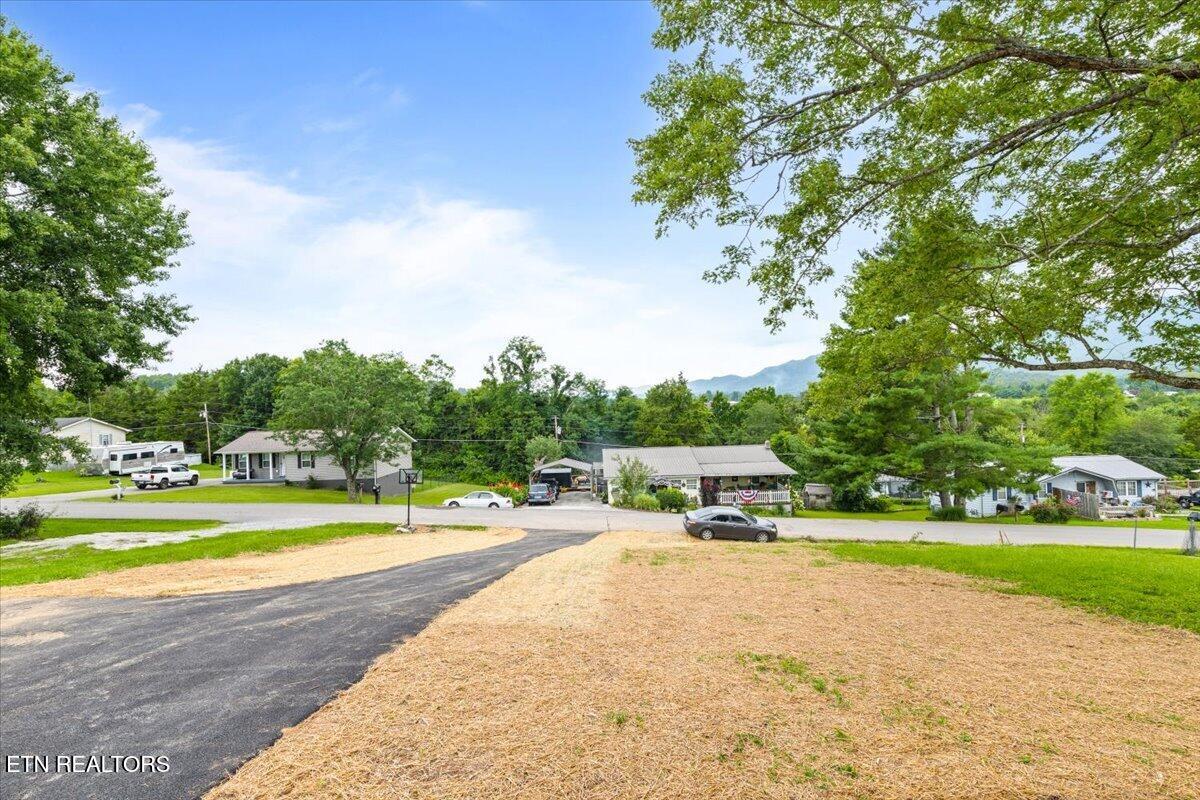 309 Valley View Rd, LaFollette