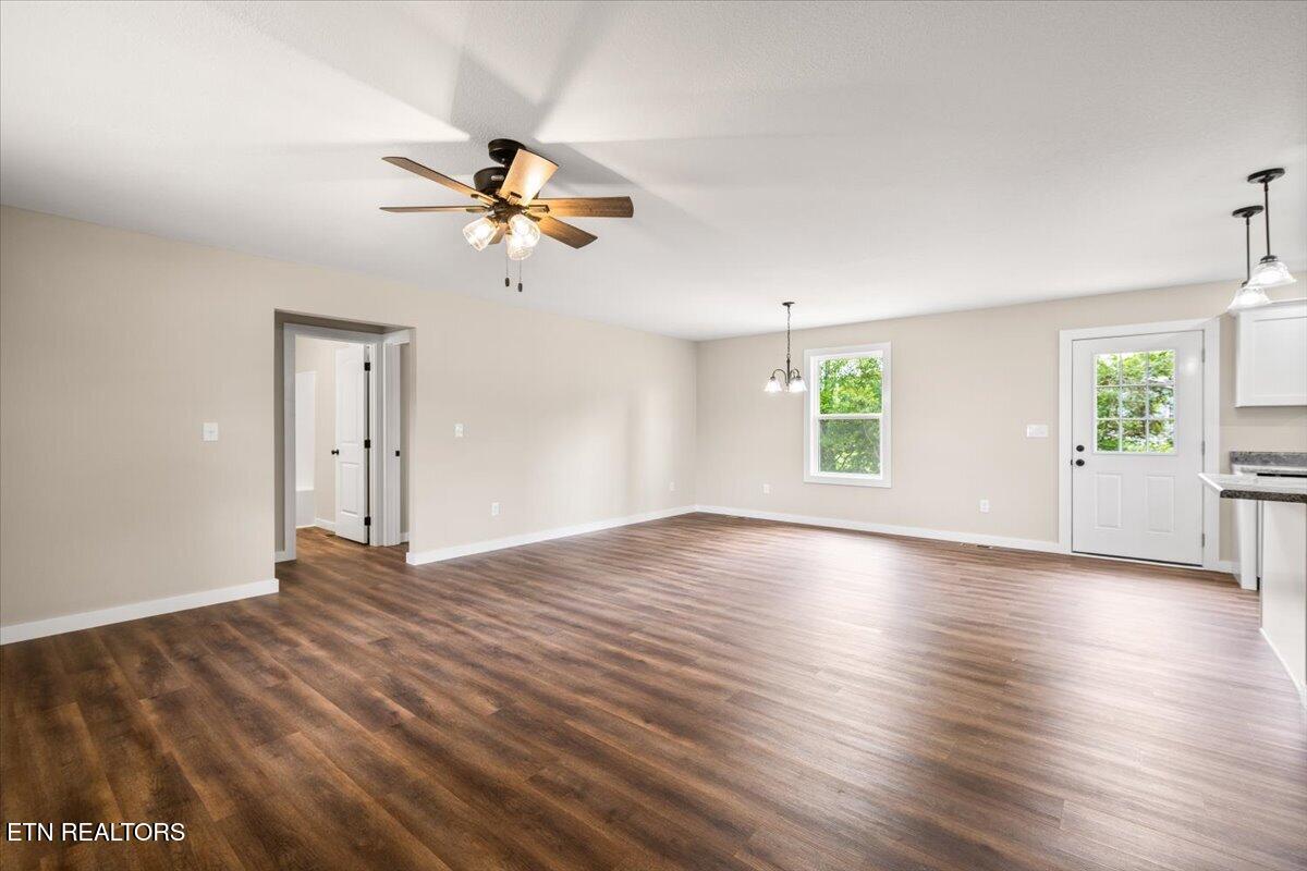 309 Valley View Rd, LaFollette