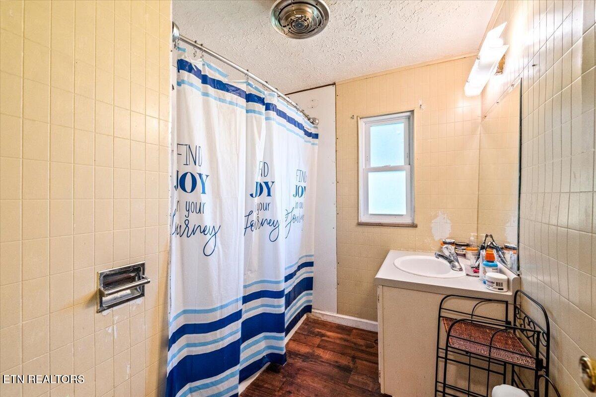 1008 W Walden St, LaFollette