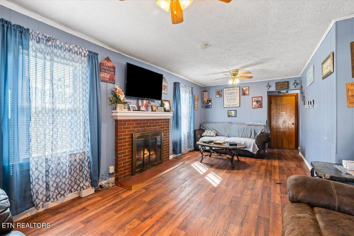 1008 W Walden St, LaFollette