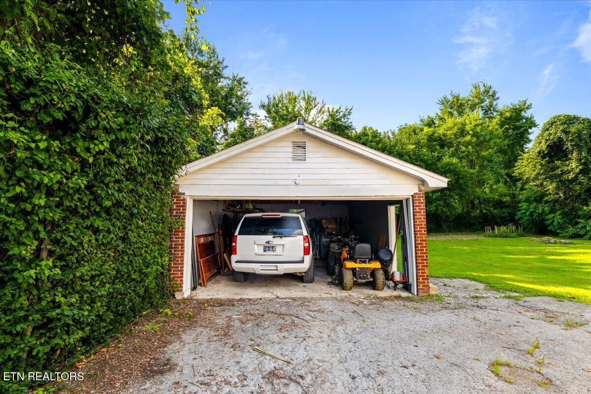 1008 W Walden St, LaFollette