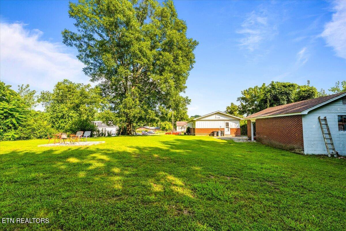 1008 W Walden St, LaFollette
