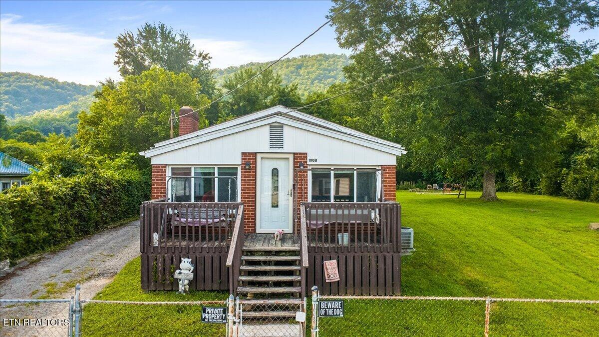 1008 W Walden St, LaFollette