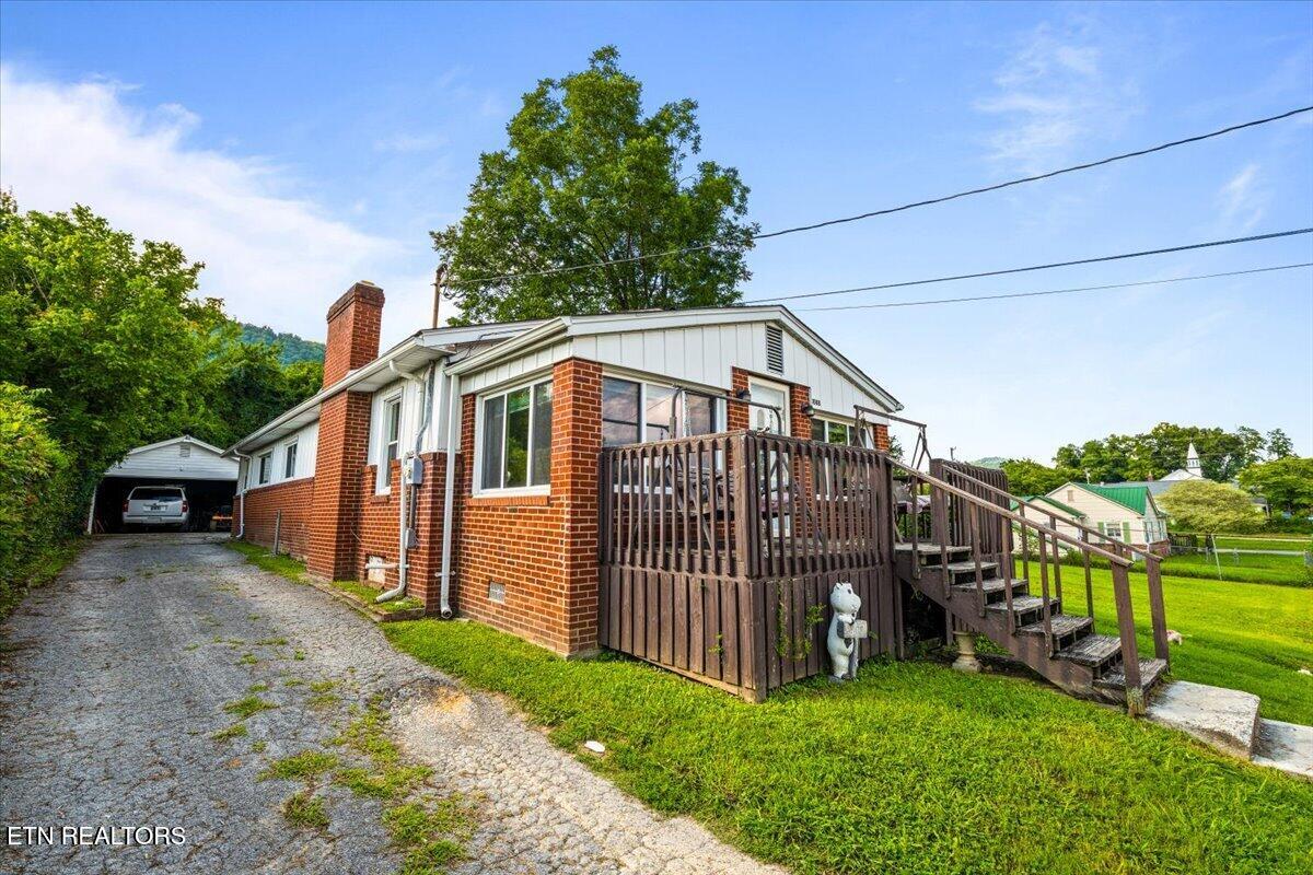 1008 W Walden St, LaFollette