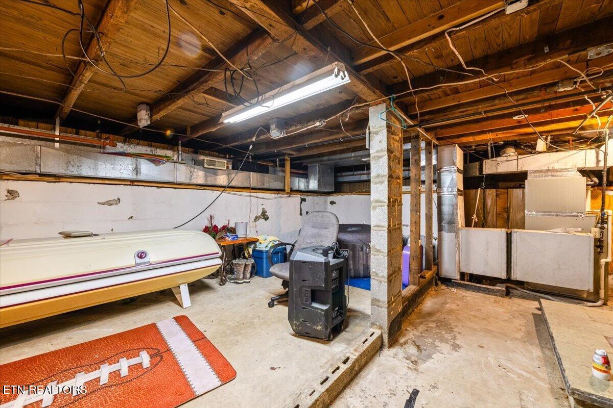 1008 W Walden St, LaFollette