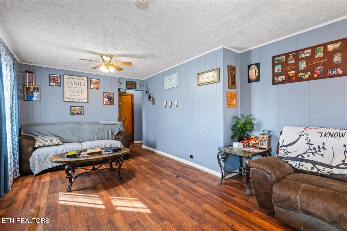 1008 W Walden St, LaFollette