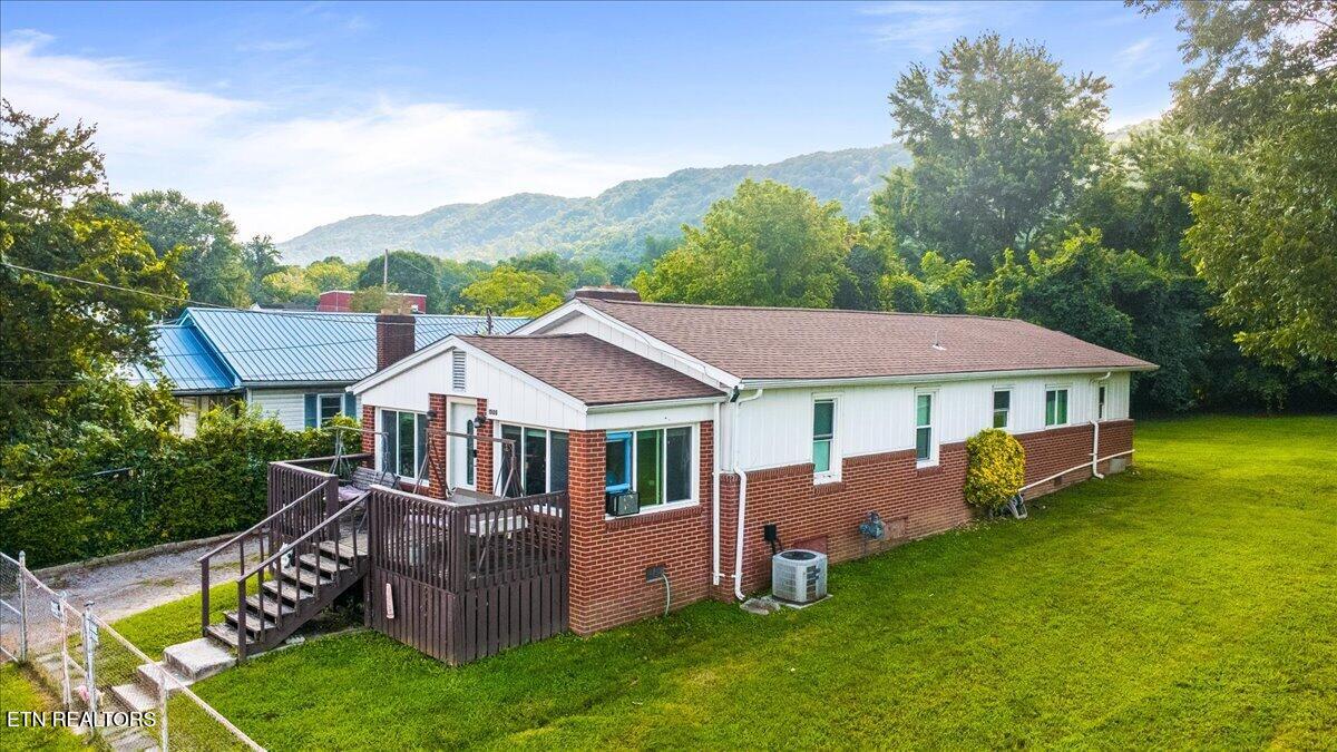 1008 W Walden St, LaFollette