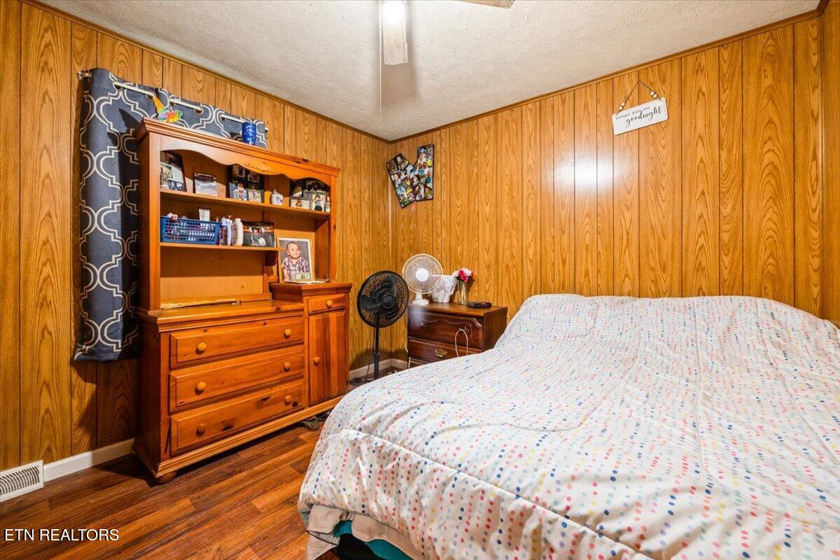 1008 W Walden St, LaFollette