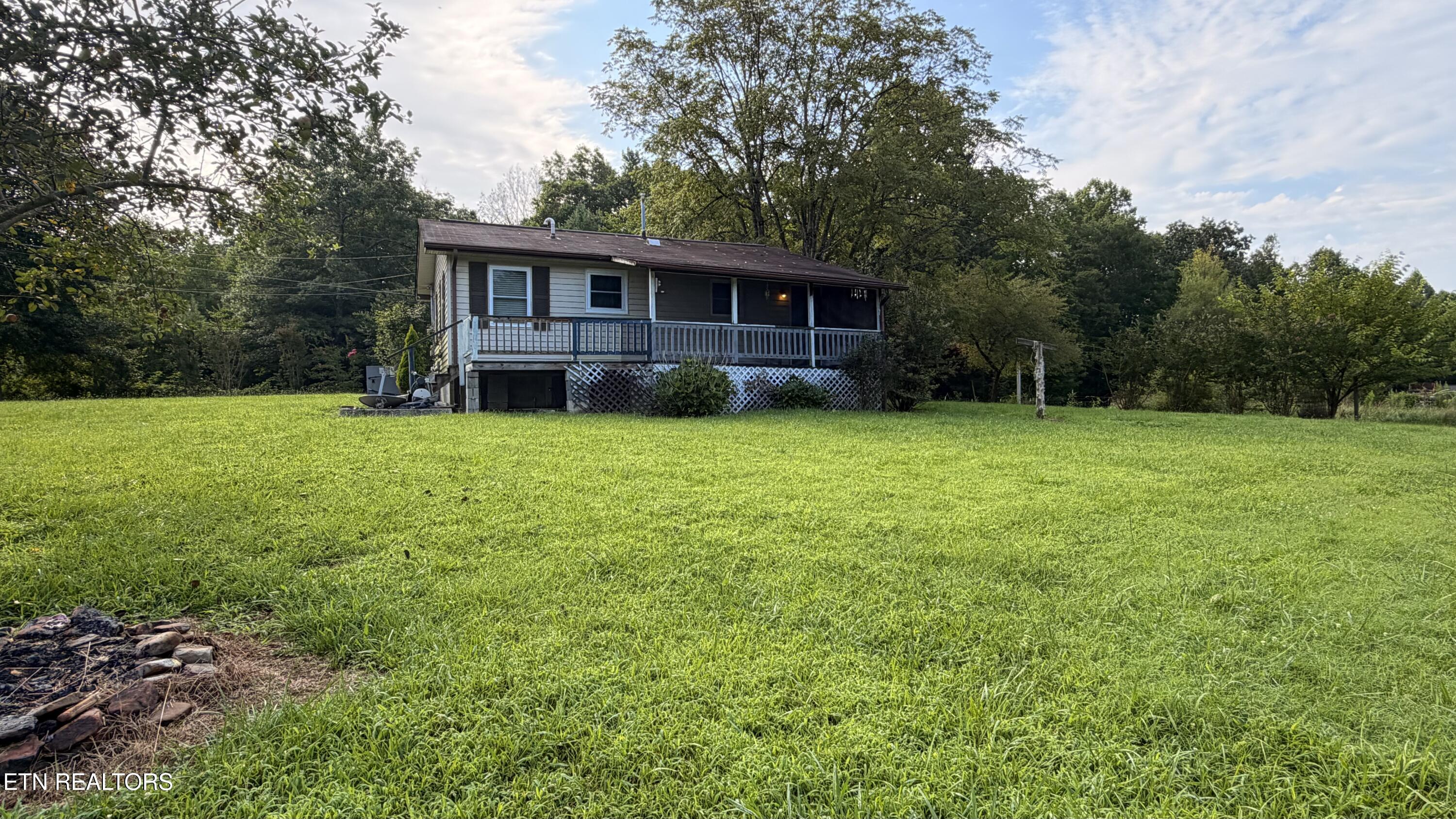 420 Black Oak Rd